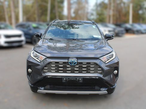 Used 2019 Toyota RAV4 XSE image 17