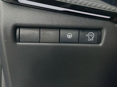 Used 2025 Nissan Kicks SR FWD image 14
