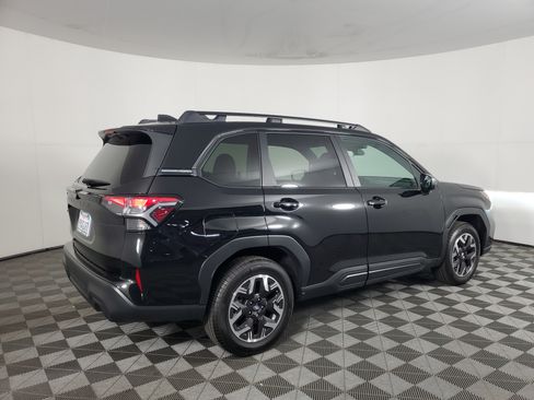 Used 2026 Subaru Forester Premium AWD/4WD image 4