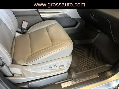 Used 2018 Chevrolet Suburban LT w/ Luxury Package AWD/4WD image 49