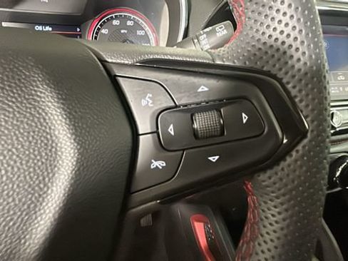 Used 2023 Chevrolet TrailBlazer RS w/ Sun and Liftgate Package FWD image 16