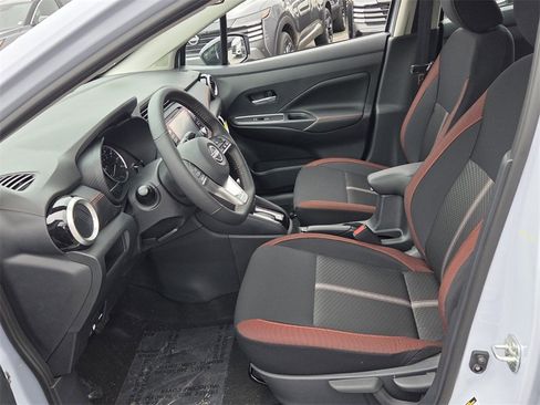 New 2025 Nissan Versa SR image 3