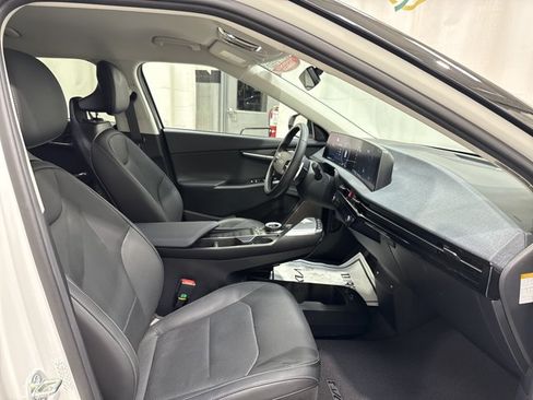 Certified 2024 Kia EV6 Wind w/ Wind Technology Package AWD/4WD image 31