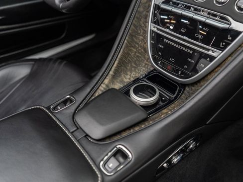 Used 2019 Aston Martin DB11 Volante image 63
