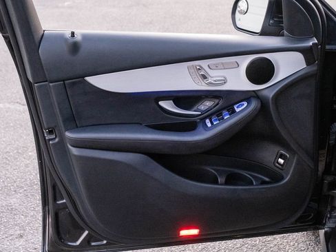 Used 2022 Mercedes-Benz GLC 300 image 12