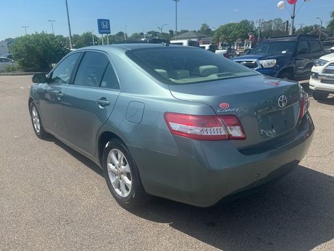 Used 2011 Toyota Camry LE w/ LE Extra-Value Pkg FWD image 6