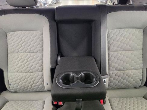 Used 2018 Chevrolet Equinox LS FWD image 35