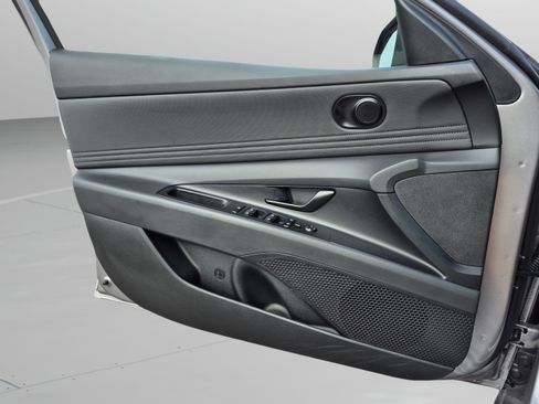 Certified 2025 Hyundai Elantra Sport FWD image 21