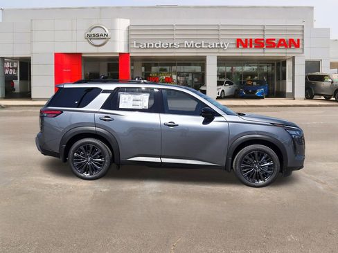 New 2026 Nissan Pathfinder SL w/ SL Premium Package FWD image 2