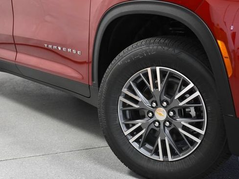 New 2026 Chevrolet Traverse LT w/ Driver Confidence Package AWD/4WD image 4