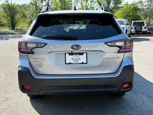 Used 2024 Subaru Outback Premium AWD/4WD image 6