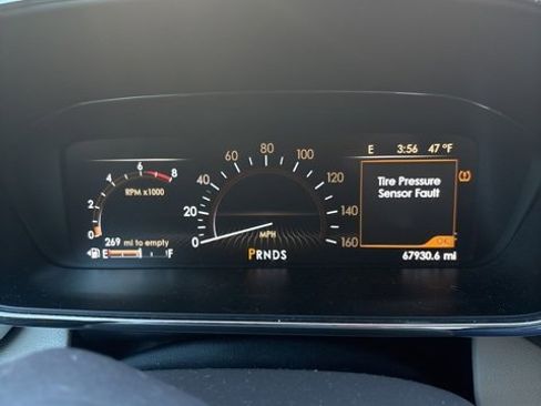 Used 2017 Lincoln Continental Select image 6