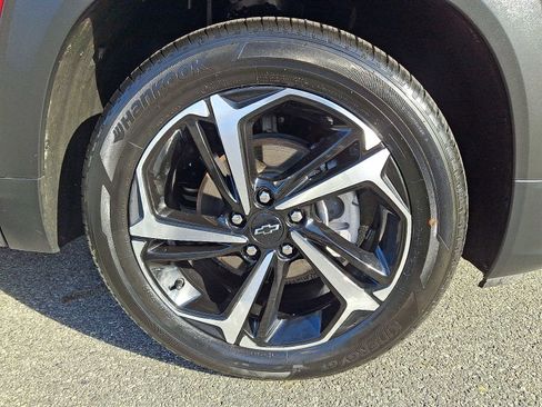 Used 2022 Chevrolet TrailBlazer RS w/ Technology Package image 8