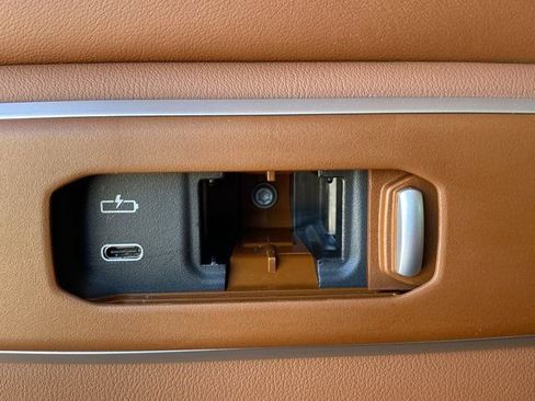 Certified 2023 BMW X7 xDrive40i w/ Premium Package AWD/4WD image 16
