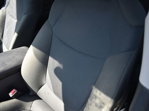 Used 2025 Toyota RAV4 LE AWD/4WD image 11