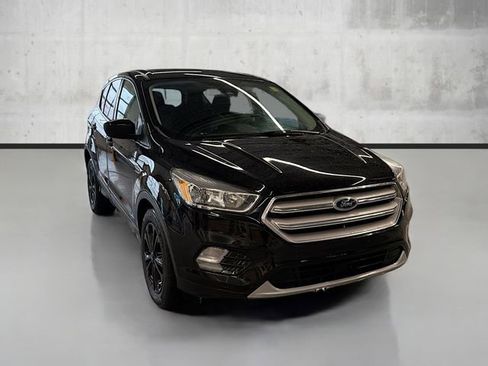 Used 2019 Ford Escape SE image 3