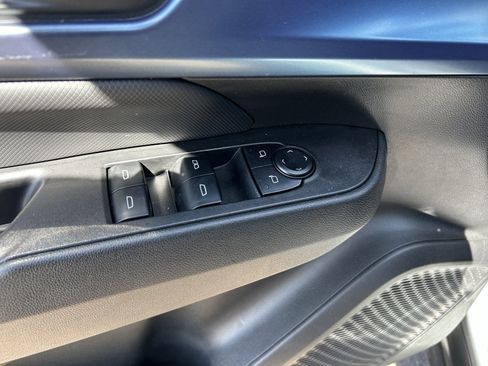 Used 2025 Chevrolet Equinox EV LT w/ Convenience Package image 26