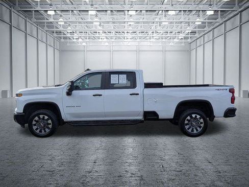 Used 2024 Chevrolet Silverado 2500 Custom w/ Custom Convenience Package AWD/4WD image 2