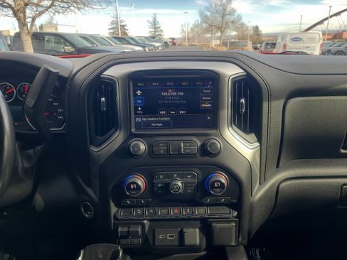Used 2020 Chevrolet Silverado 1500 LT Trail Boss image 12