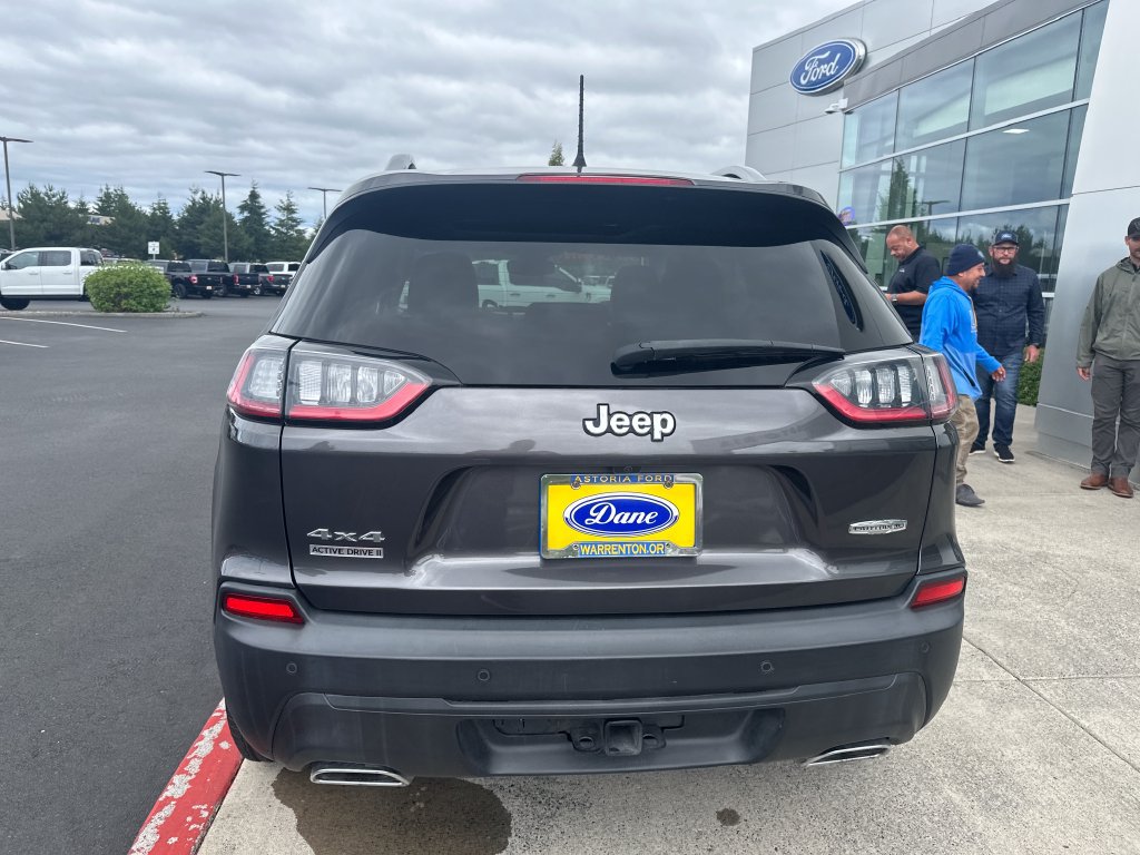 Used 2021 Jeep Cherokee Latitude Lux w/ Sun & Sound Group AWD/4WD image 3