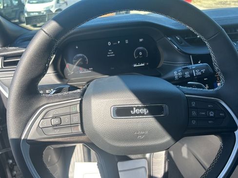 New 2026 Jeep Grand Cherokee Altitude AWD/4WD image 11