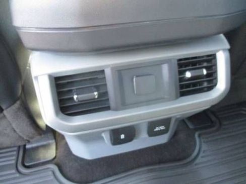 Used 2022 Ford F150 Lariat w/ Max Trailer Tow Package image 12