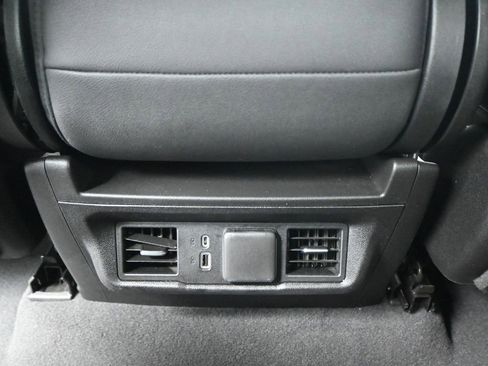 Used 2024 GMC Sierra 1500 SLT image 17