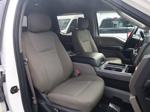 Used 2017 Ford F150 XLT w/ Equipment Group 302A Luxury AWD/4WD image 18