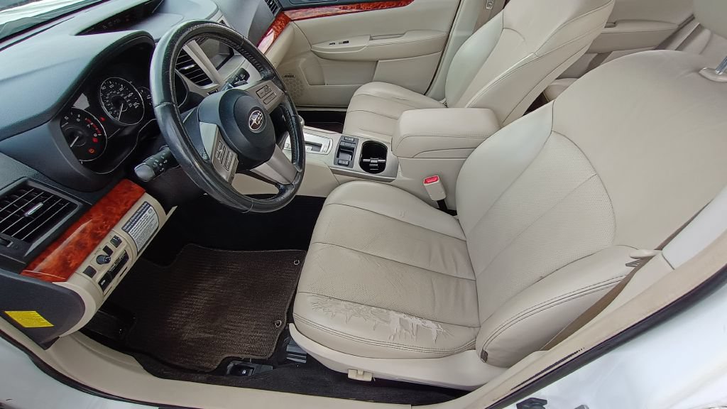 Used 2011 Subaru Outback 3.6R Limited w/ PWR Moonroof Pkg AWD/4WD image 15