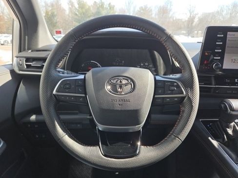 Used 2021 Toyota Sienna XSE image 32