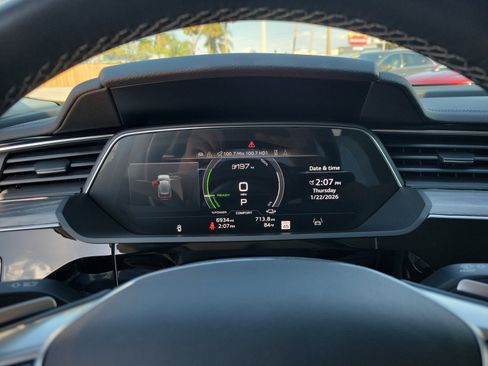 Used 2024 Audi Q8 e-tron Premium Plus image 32