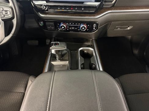 Used 2024 GMC Sierra 1500 Elevation w/ Preferred Package AWD/4WD image 17