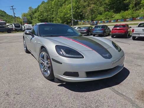 Used 2005 Chevrolet Corvette Coupe w/ Preferred Equipment Group RWD image 2