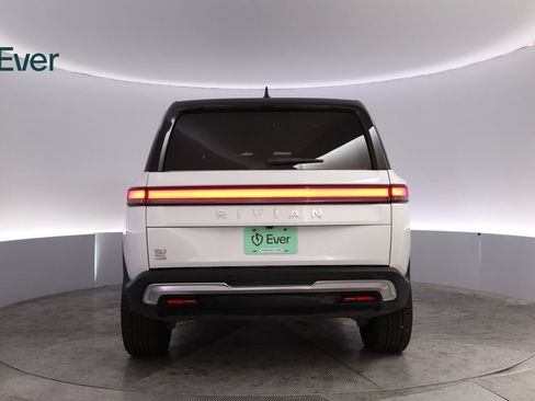 Used 2023 Rivian R1S Adventure AWD/4WD image 15
