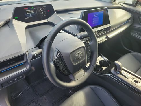 Certified 2025 Toyota Prius FWD image 22