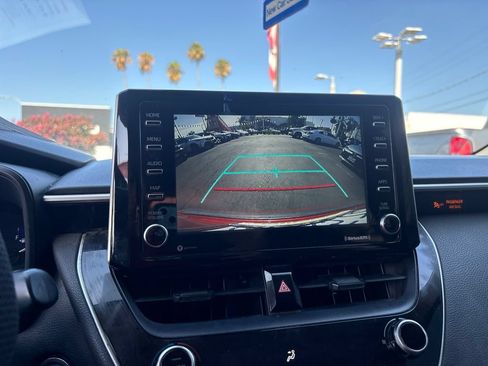 Used 2021 Toyota Corolla LE FWD image 18