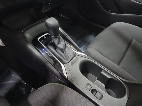 Certified 2025 Toyota Corolla LE image 21