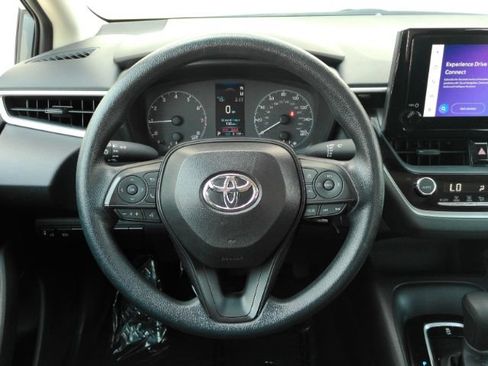 Used 2025 Toyota Corolla LE FWD image 30