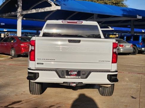 Used 2023 Chevrolet Silverado 1500 Custom image 14
