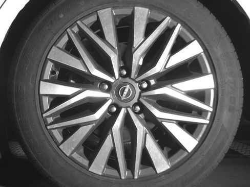 Used 2025 Nissan Altima 2.5 SV image 11