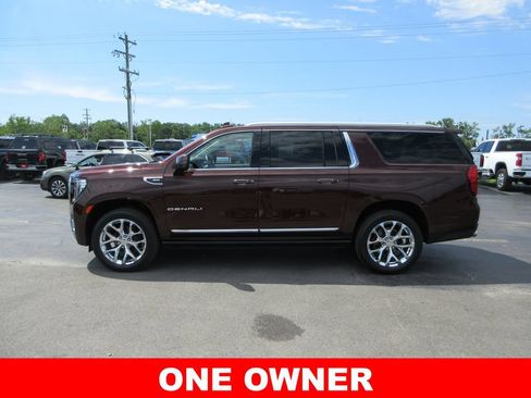 Certified 2022 GMC Yukon XL Denali w/ Denali Ultimate Package AWD/4WD image 11