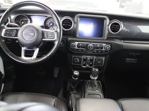 Used 2021 Jeep Wrangler Unlimited Sahara image 6