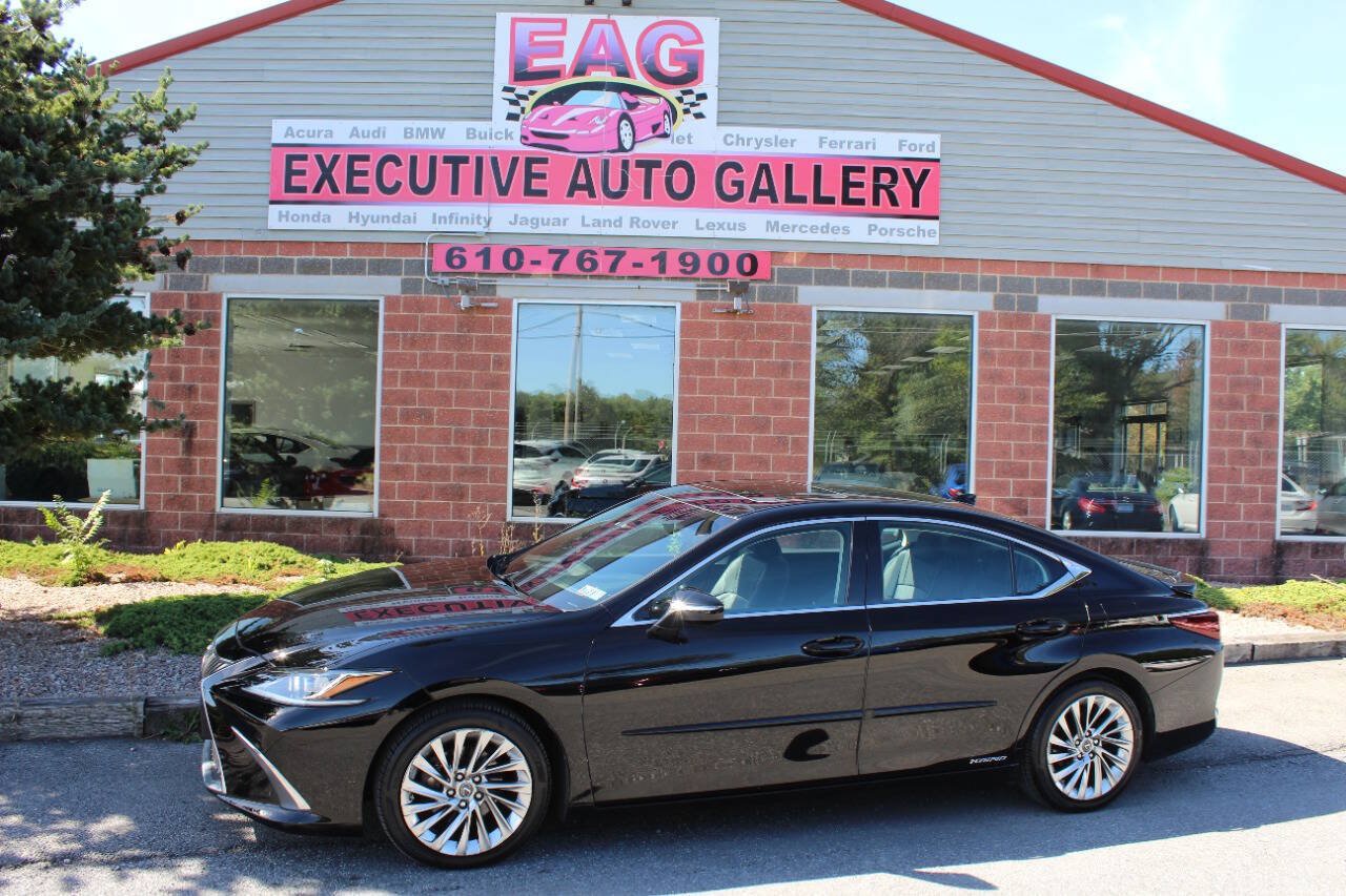 Used 2020 Lexus ES 300h w/ Accessory Package 2 FWD image 1
