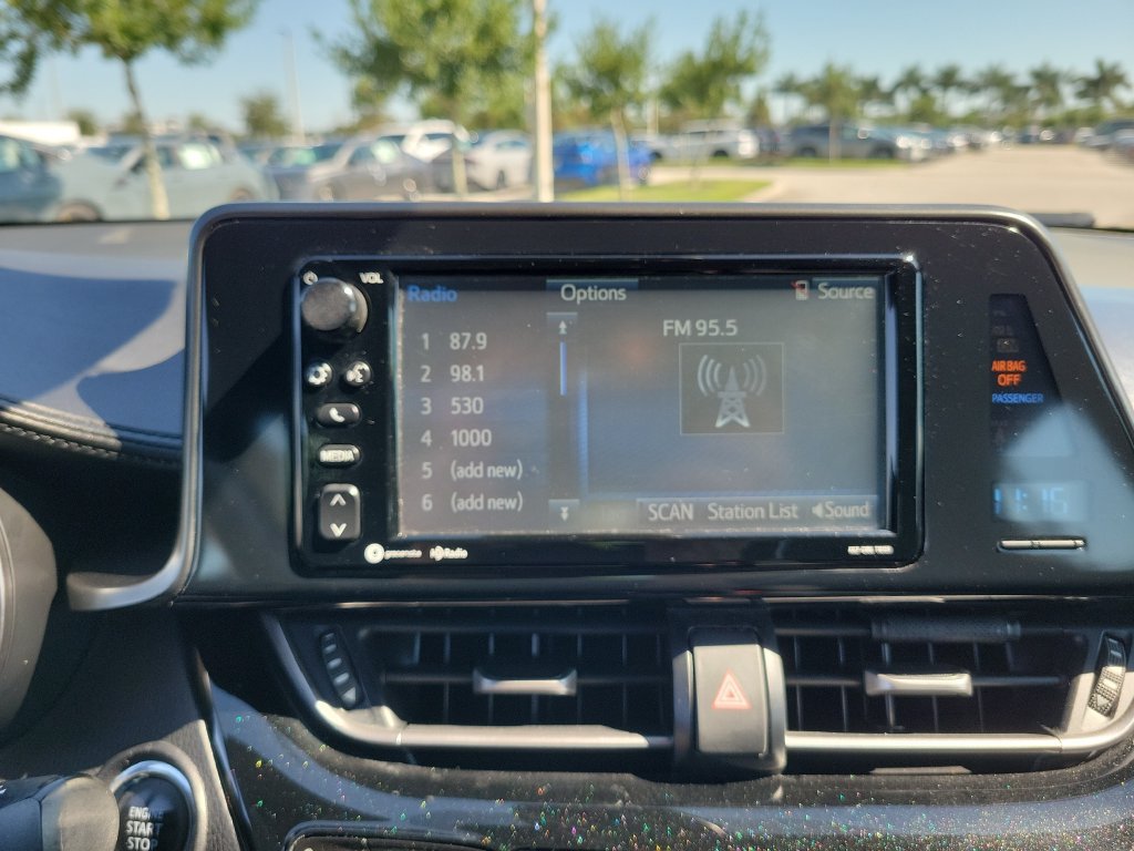Used 2018 Toyota C-HR XLE FWD image 25