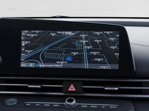 New 2025 Hyundai Elantra SEL image 13