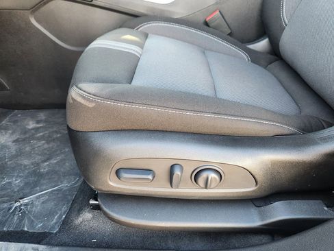 Used 2025 Chevrolet Blazer LT image 25