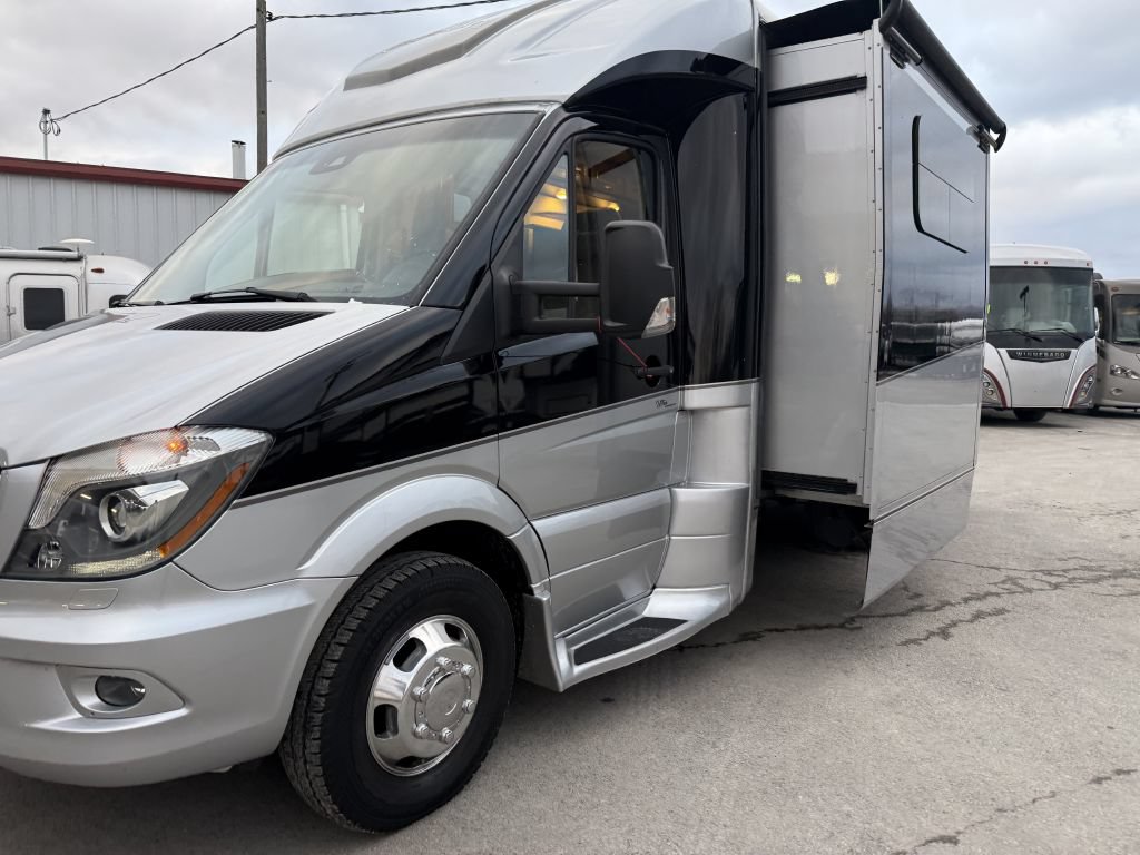 Used 2017 Mercedes-Benz Sprinter 3500 image 8