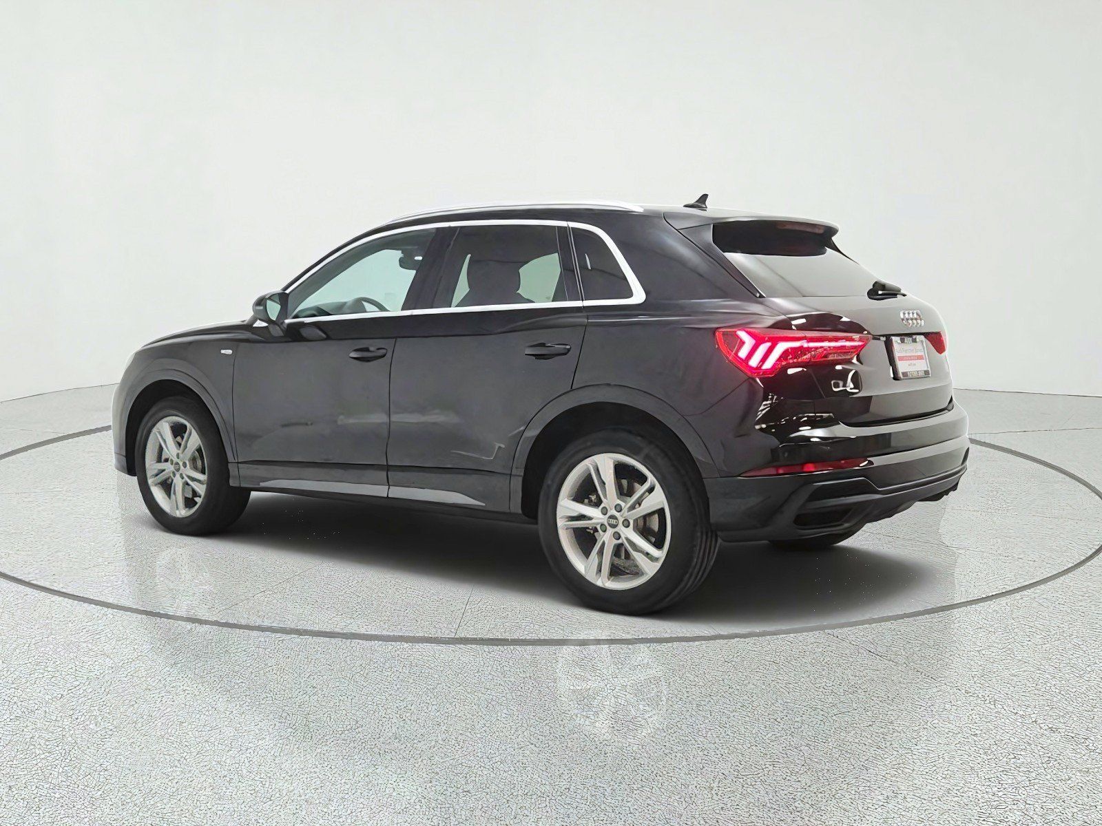 Used 2023 Audi Q3 2.0T Premium w/ Convenience Package AWD/4WD image 7
