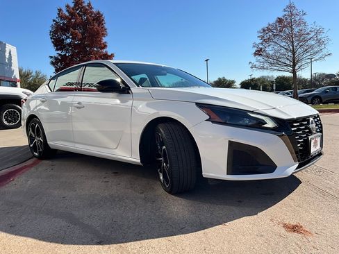 Used 2025 Nissan Altima 2.5 SR image 5