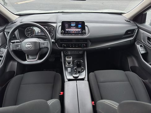 Used 2025 Nissan Rogue S AWD/4WD image 10